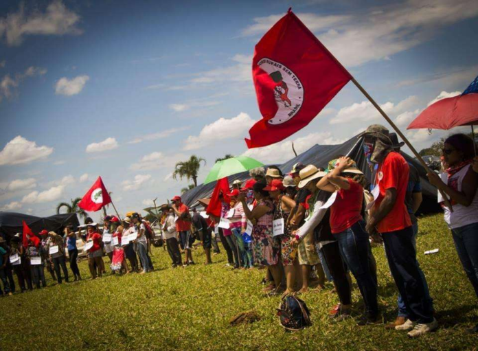 Projeto aprovado na Câmara criminaliza luta por terra